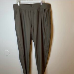 Old Navy Active Olive Green Powersoft Go Dry Pants with Pockets EUC Size XXL
